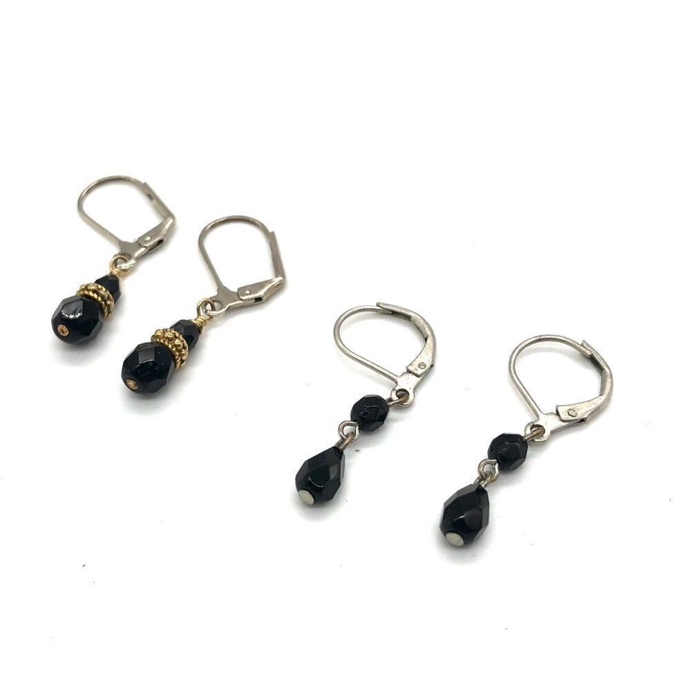 2 Pairs of Dangle Earrings Silver tone